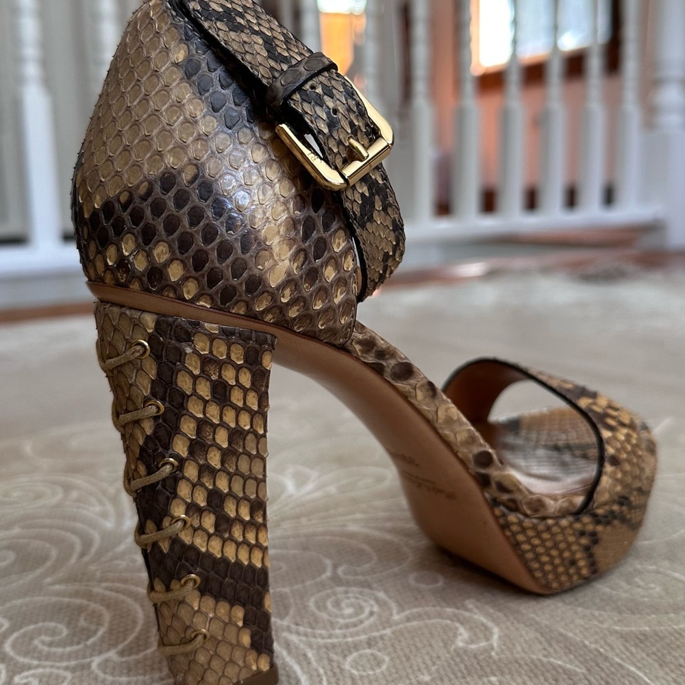 Sexy Python Platform Heels - Picture 9 of 9